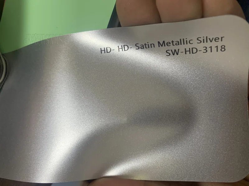 1.52x18m HD Ultra Satin Metall - огляд і ціна Console Skin Wrap